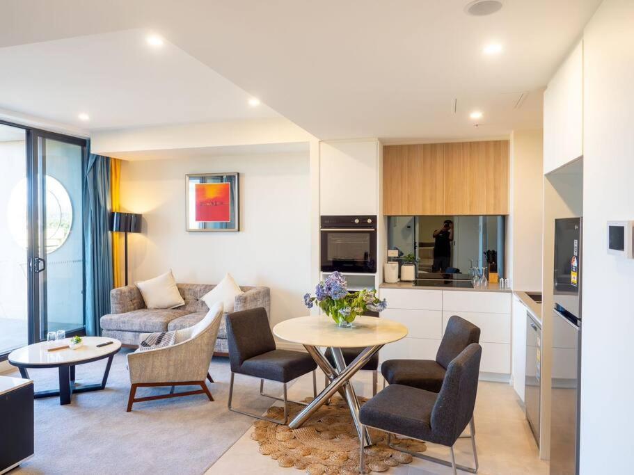 Apartment Comfort Two Bedroom In Lyneham Canberra